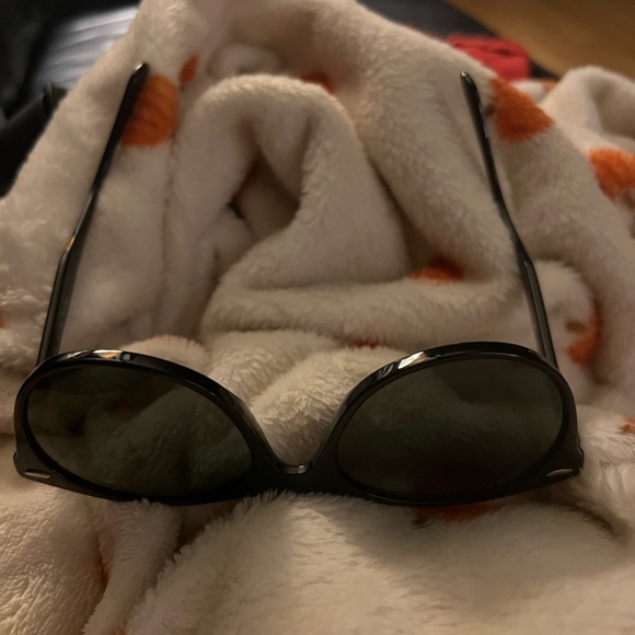 Ray ban sunglasses. Black. Lightly used - Picture 4 of 6